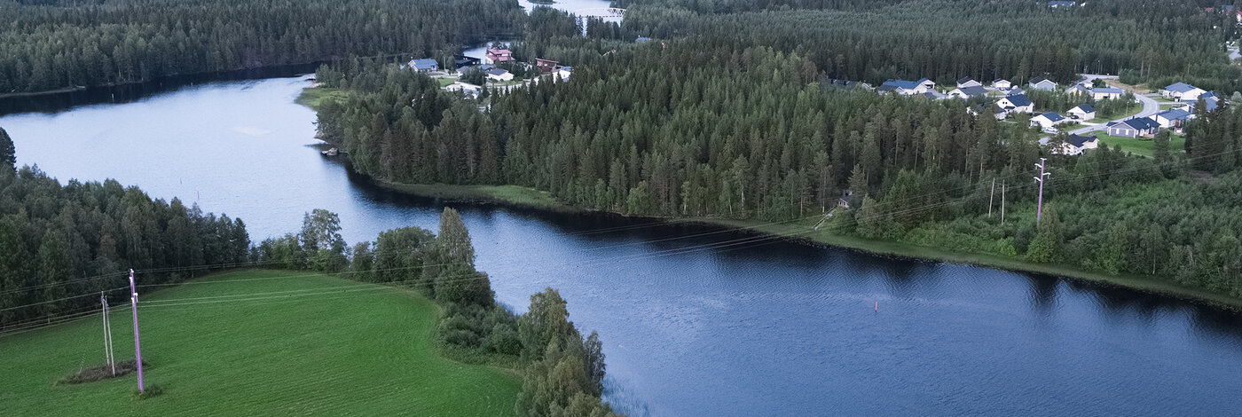 Ilmakuva Kajaaninjoesta ja mestästä
